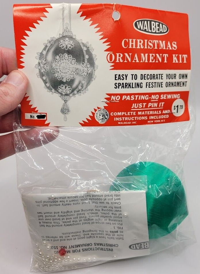 Walbead EMERALD GREEN BEAUTY Satin Sequin Bead Vtg Christmas Ornament Kit MCM