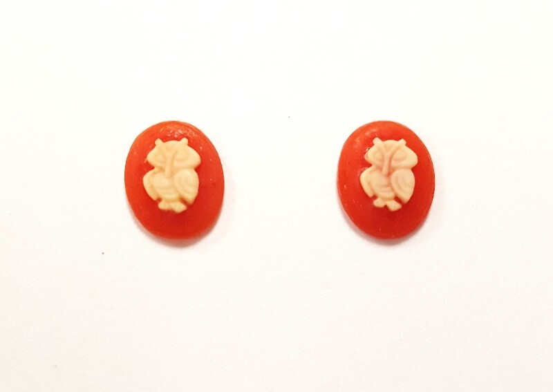 24 Vintage Hong Kong Carnelian Owl 10x8mm. Oval Resin Cabochon Cameos 432PT