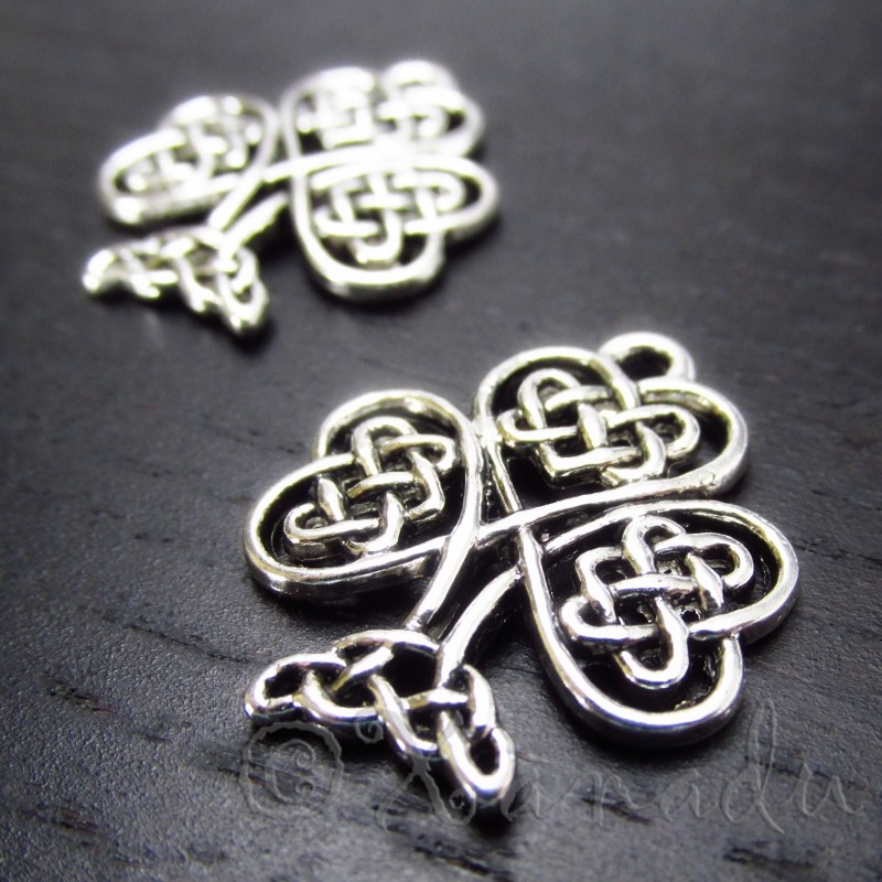 Celtic Knot Shamrock 23mm Silver Plated Clover Charms C0867 – 10, 20 Or 50PCs