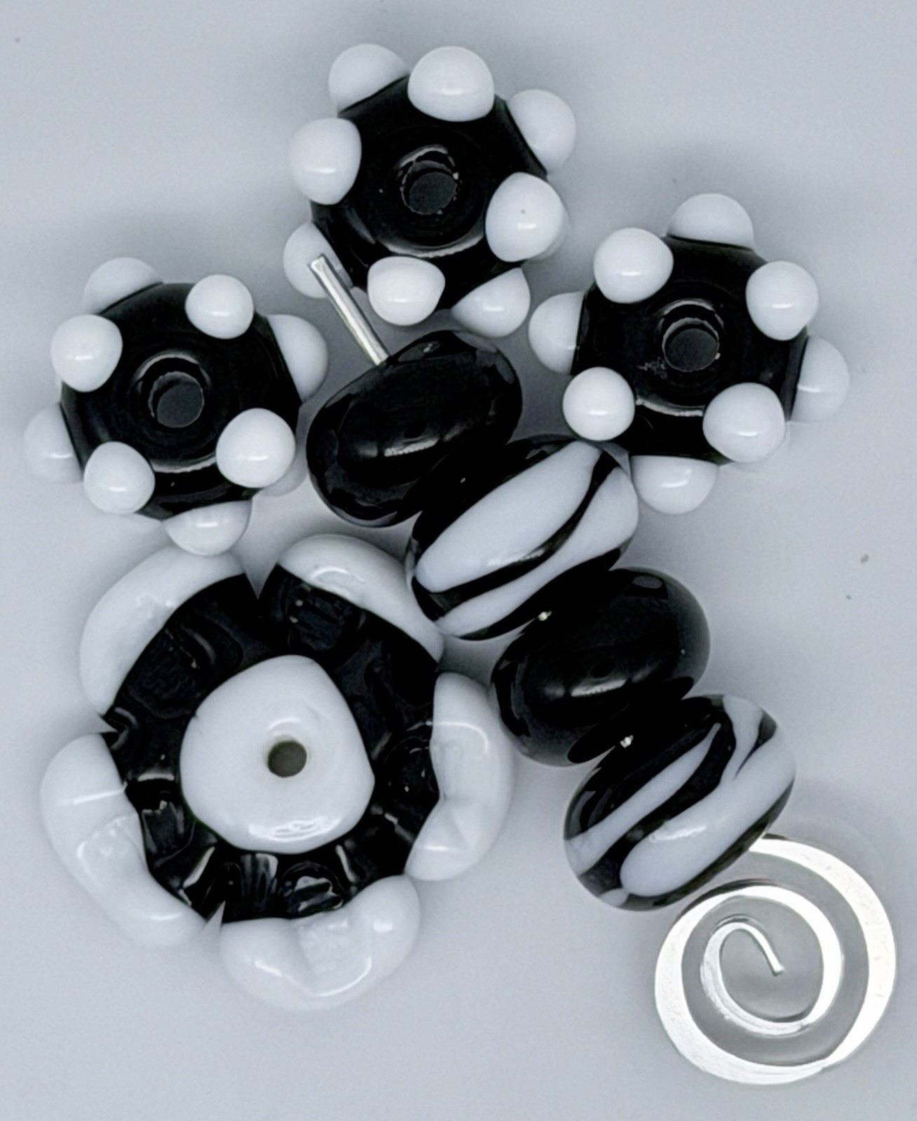 Lot Of 8 Handmade Artisan Lampwork Beads Black & White Disc Flower & Round