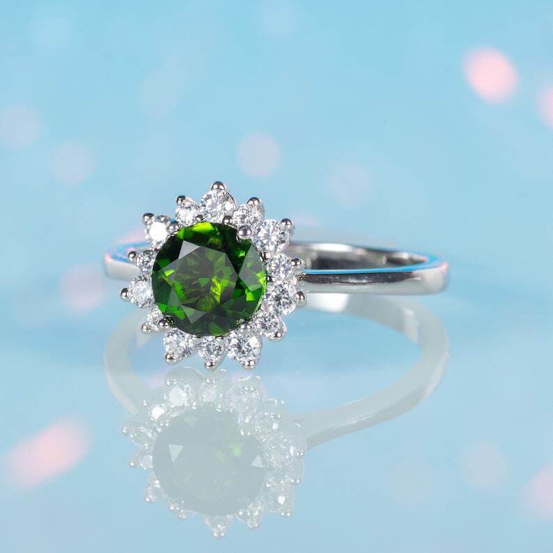 Vintage Chrome Diopside Gemstone Halo Engagement Ring 925 Sterling Silver Ring