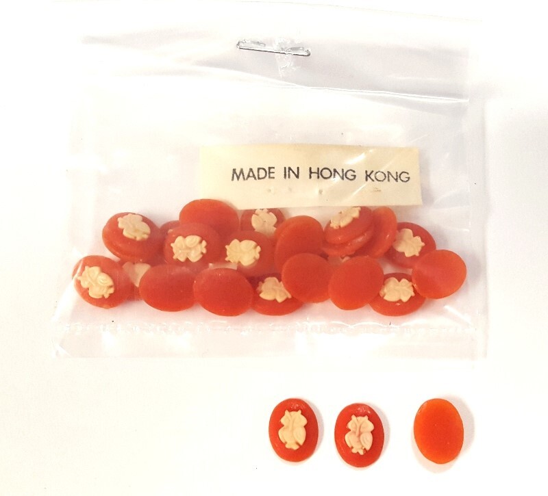 24 Vintage Hong Kong Carnelian Owl 10x8mm. Oval Resin Cabochon Cameos 432PT
