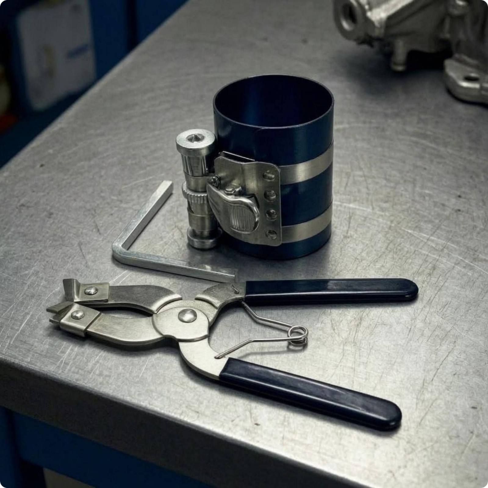 Adjustable Piston Seal Compressor Easy to Use Ratcheting Piston Seal Compressor