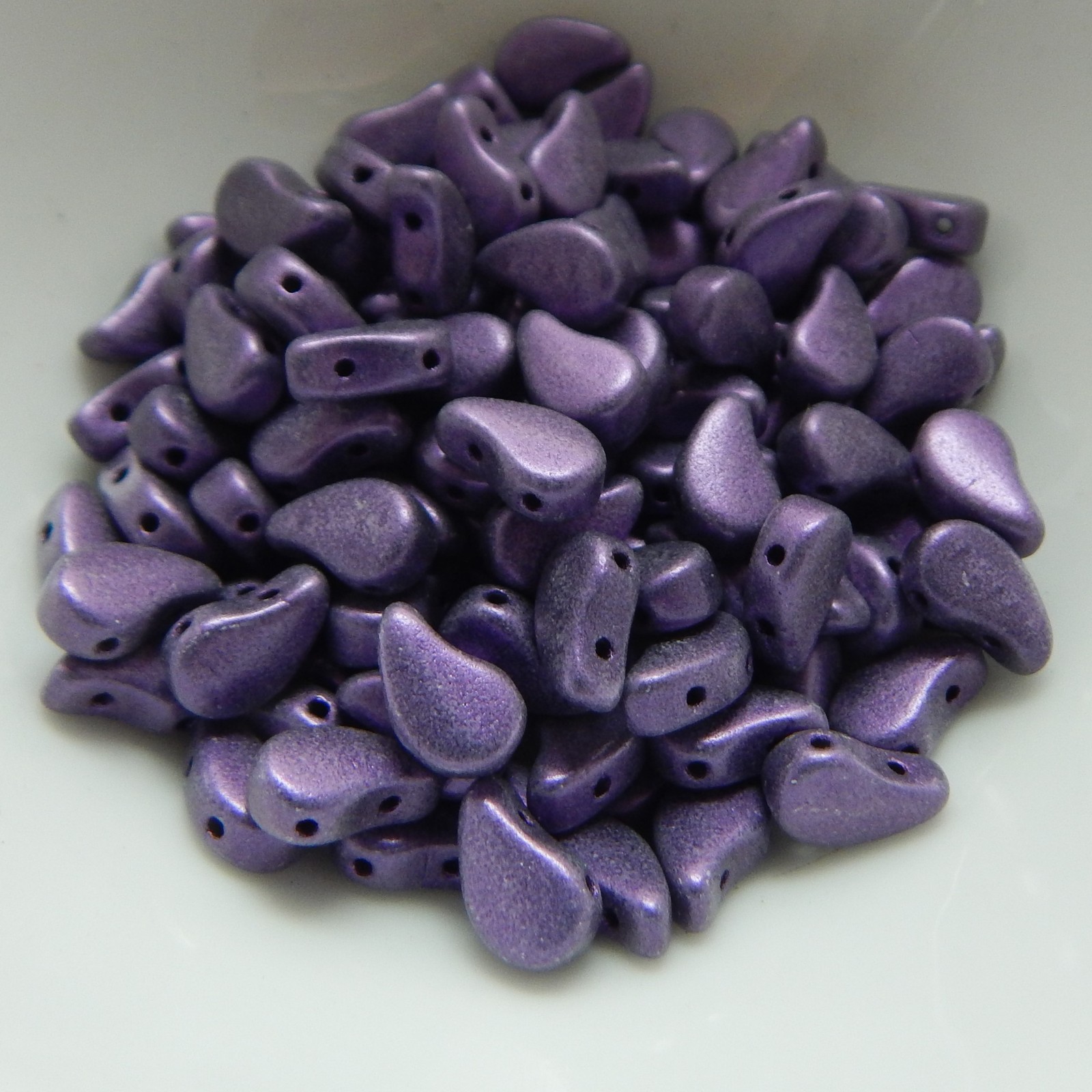 30 Beads – Paisley Duo Two Hole Metallic Suede Purple Czech Glass