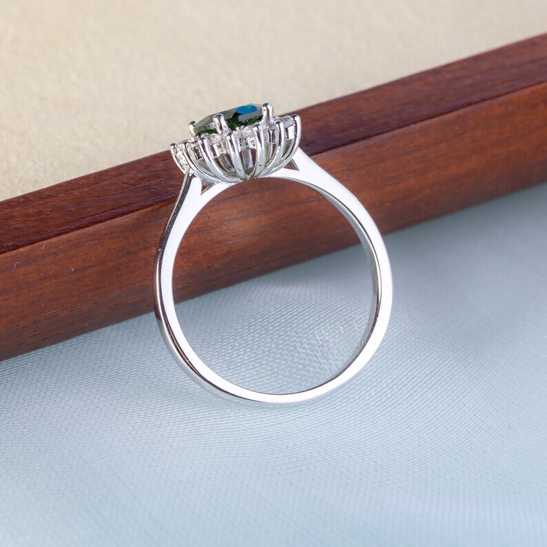 Vintage Chrome Diopside Gemstone Halo Engagement Ring 925 Sterling Silver Ring