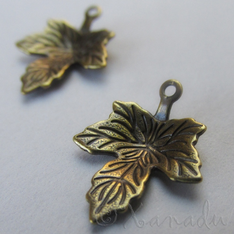 Bronze Maple Leaf Wholesale Autumn Charm Pendant Finding C1097 – 5, 10, 20PCs