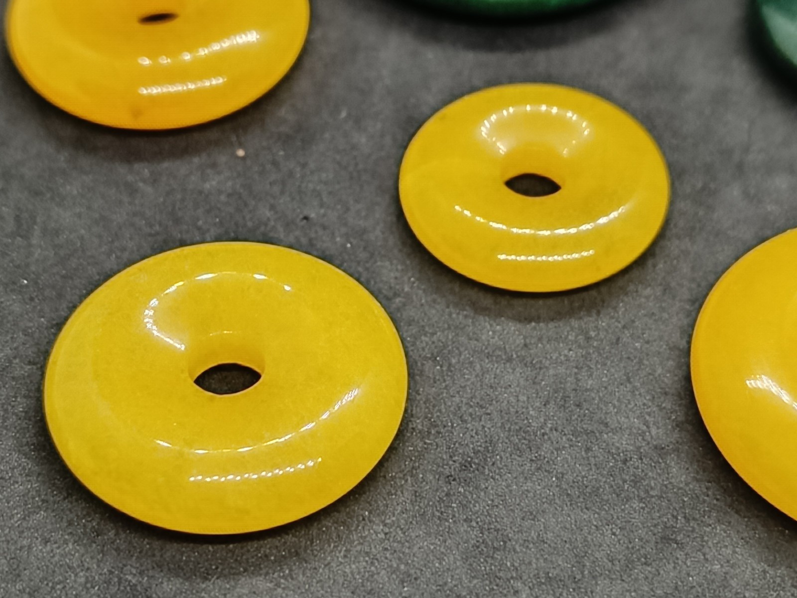 Lot 6 Pi Type Donut Pendants – 26mm to 39mm – Geometric Charms