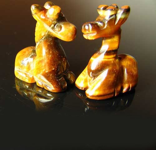 Graceful 2 Carved Tiger’S Eye Giraffe Animal Beads | 21x16x10mm | Golden Brown