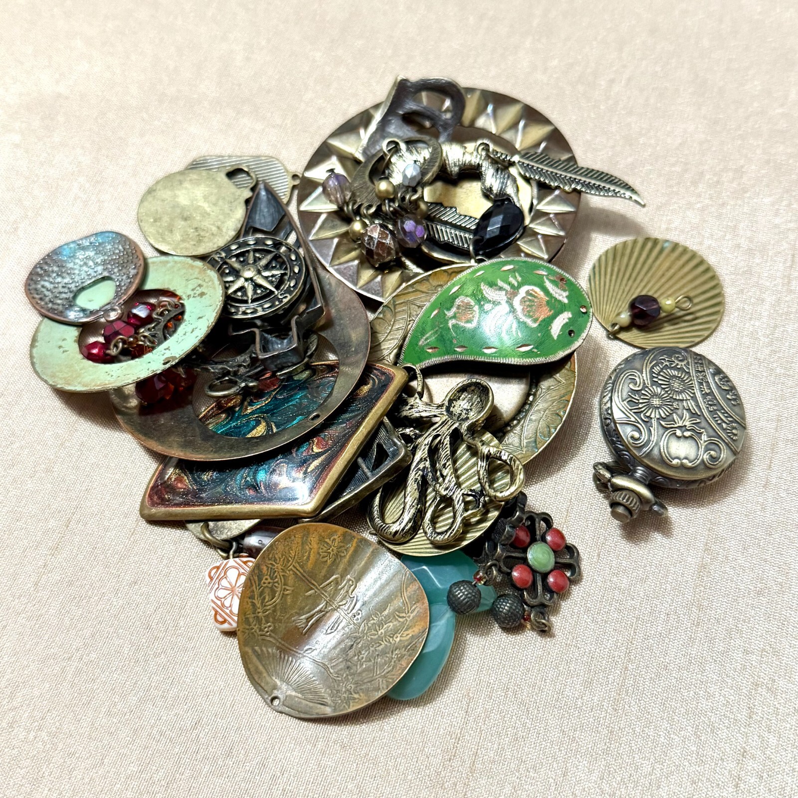 Antique Bronze Color Pendant & Charm Lot x31 Vintage to Modern, Copper & Brass