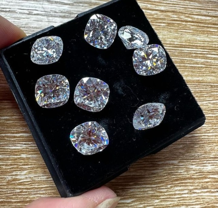 5.CT Natural Cushion Cut White Colour diamond CERTIFIED D Grade VVS1 +1 5PCS