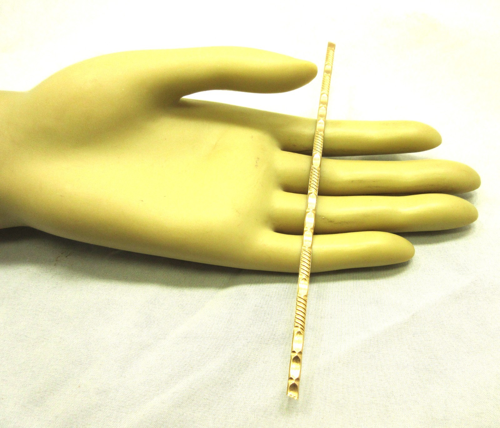 14/20 Yellow Gold-Filled | Modern Vibe Wire | 6 1/4″ x 4 mm | 4.4 Grams, GF#31