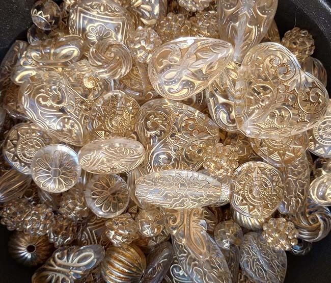 1/2 LB Mix, Golden Metal Enlaced, Transparent Acrylic Beads (8mm – 28mm)
