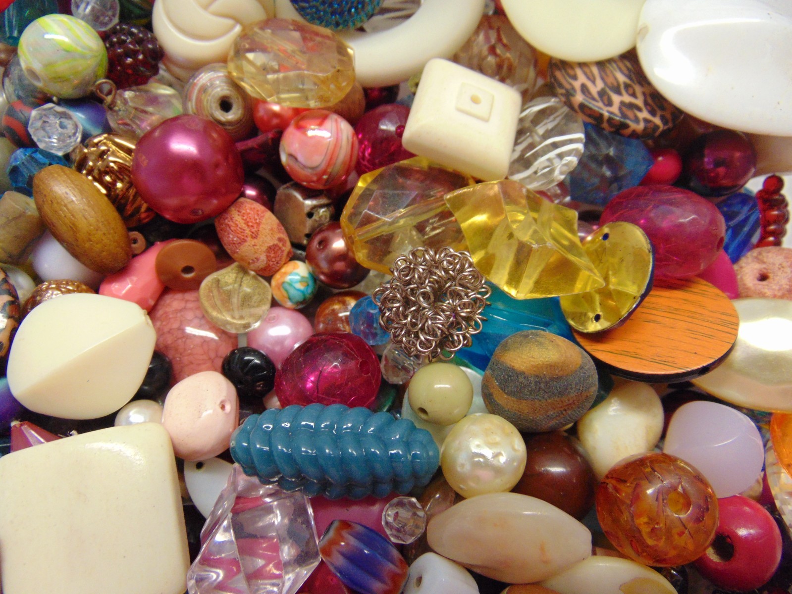 Lot 15-Vintage Acrylic/Plastic Mixed Colors/Shapes Beads Jewelry Findings 2LBS