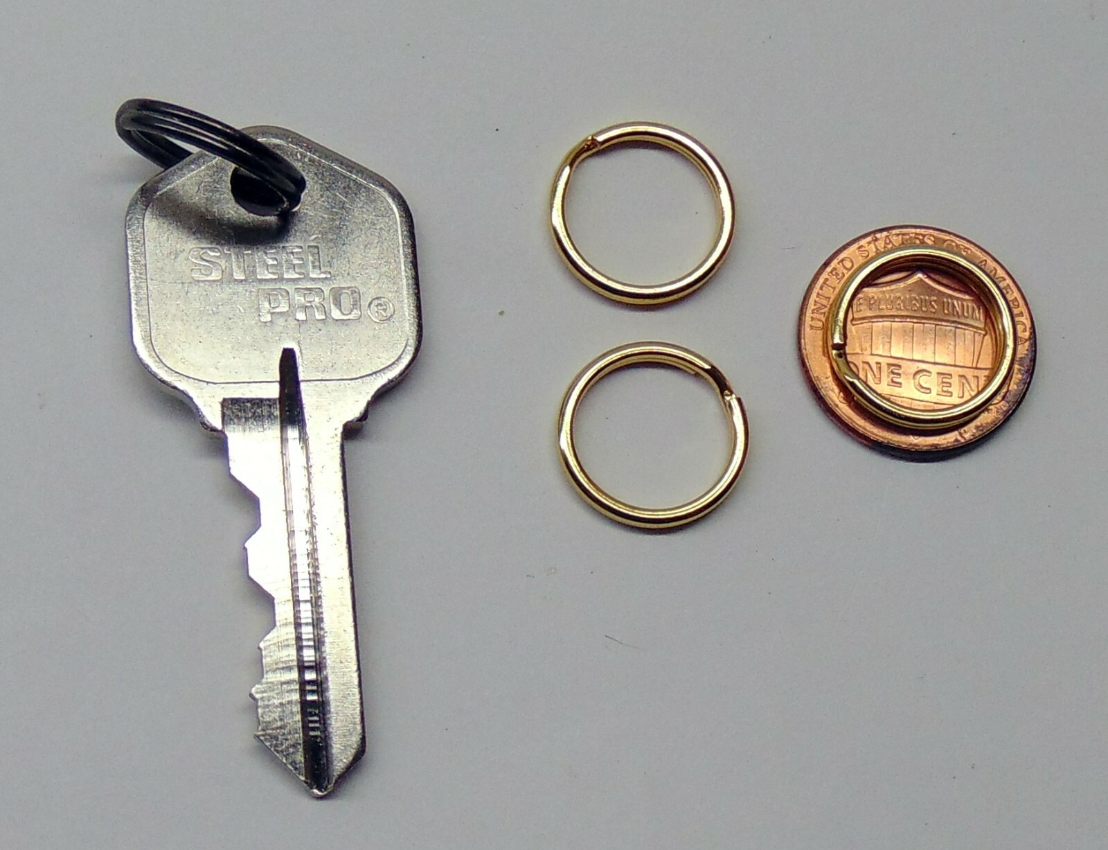 Lot of 50 Key Rings ~ 15mm (Approx 5/8″) Split Ring ~ Gold Tone Steel Findings