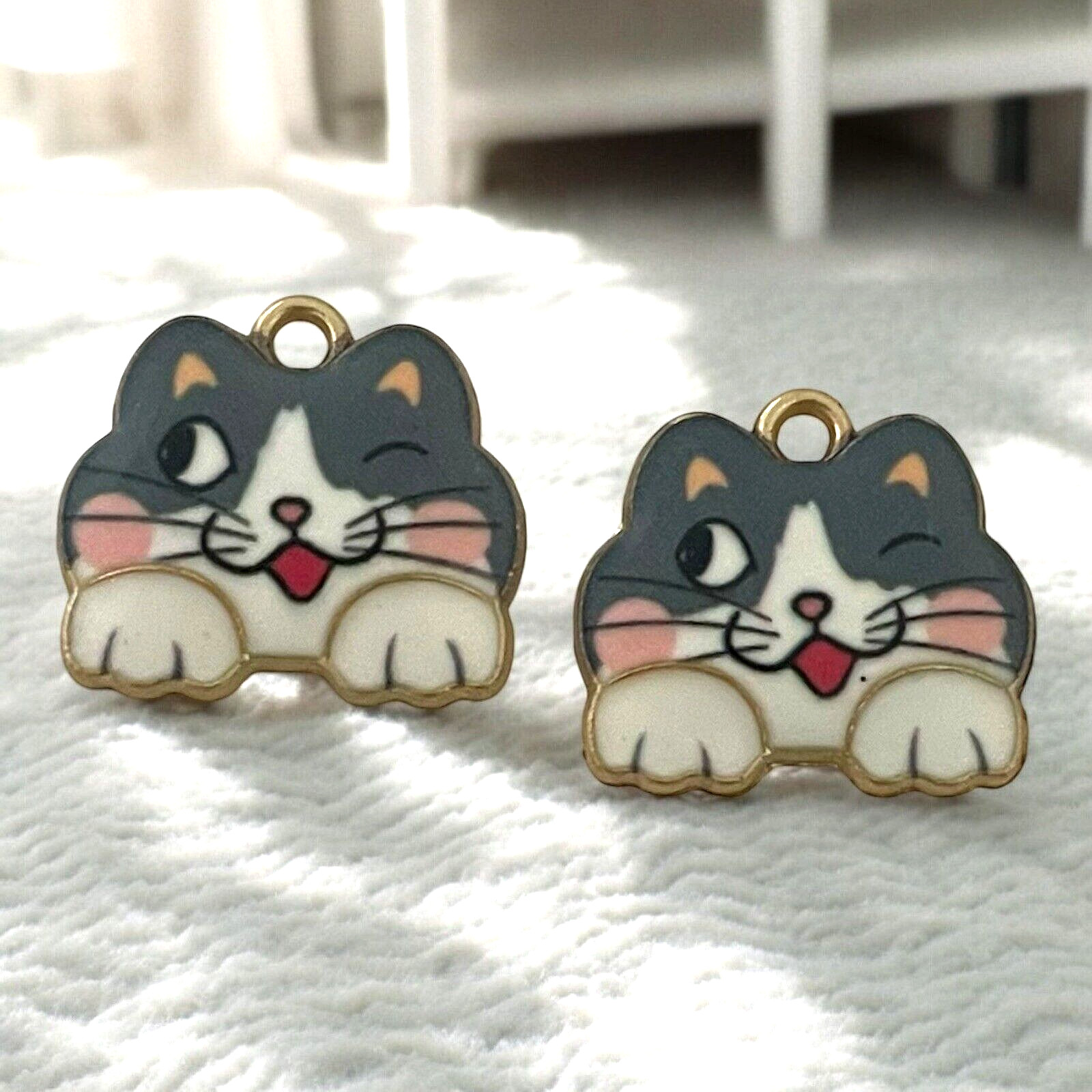 10 pcs Cat Charms Winking Bead Drops Findings Enamel Gold Gray White 18x16mm