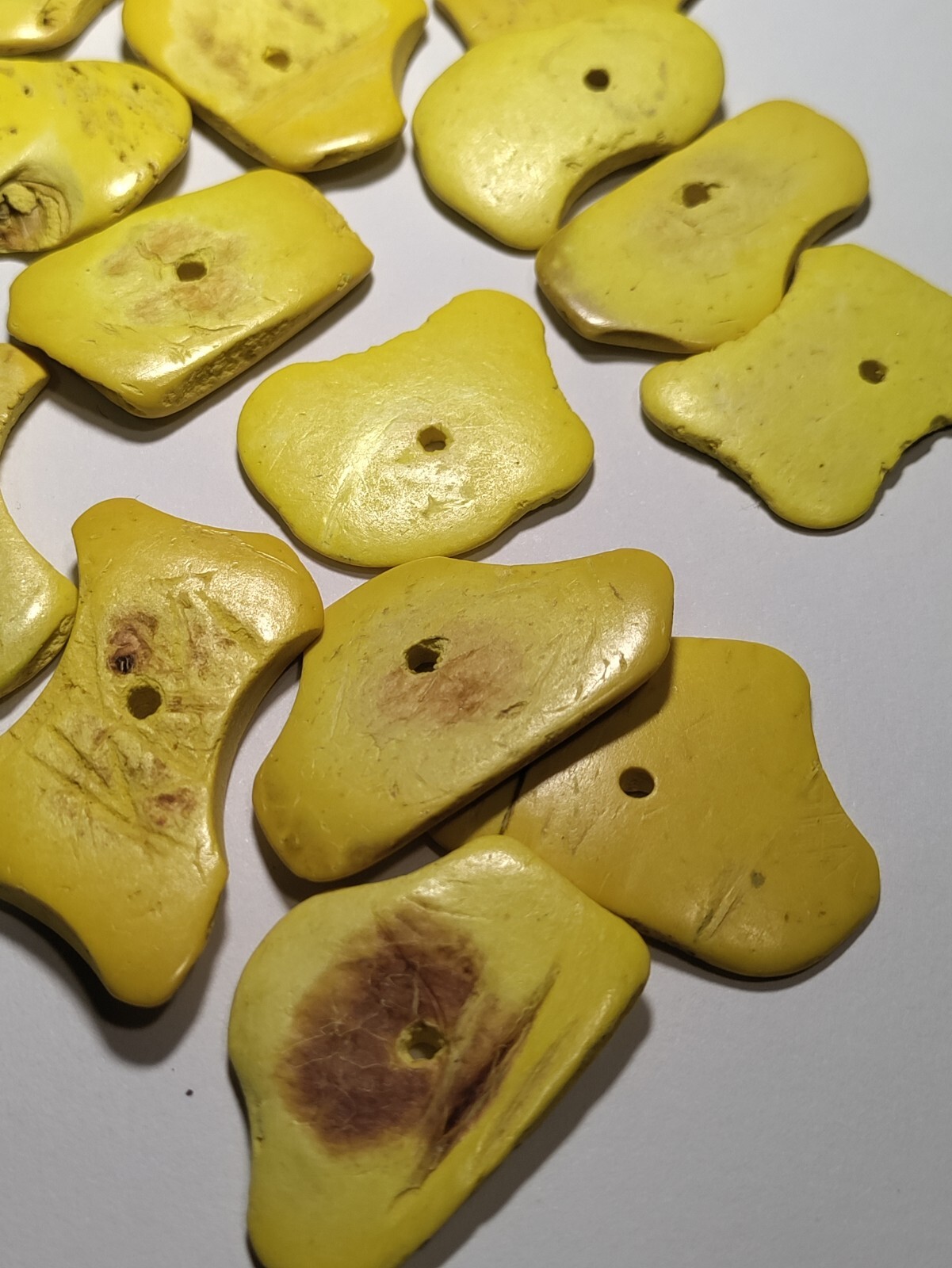 Vintage Coconut Beads, 142 Pieces In Natural Colors-brown, Yellow, Rust & Cream