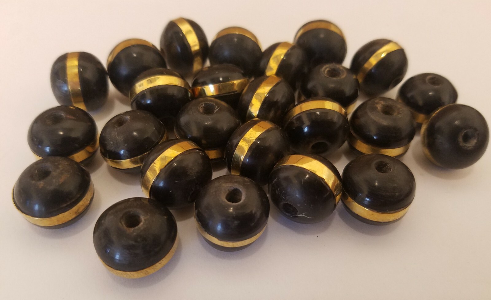 25 pcs VTG 16mm Round Black & Gold Brass Genuine Bone Horn Craft Jewelry Beads