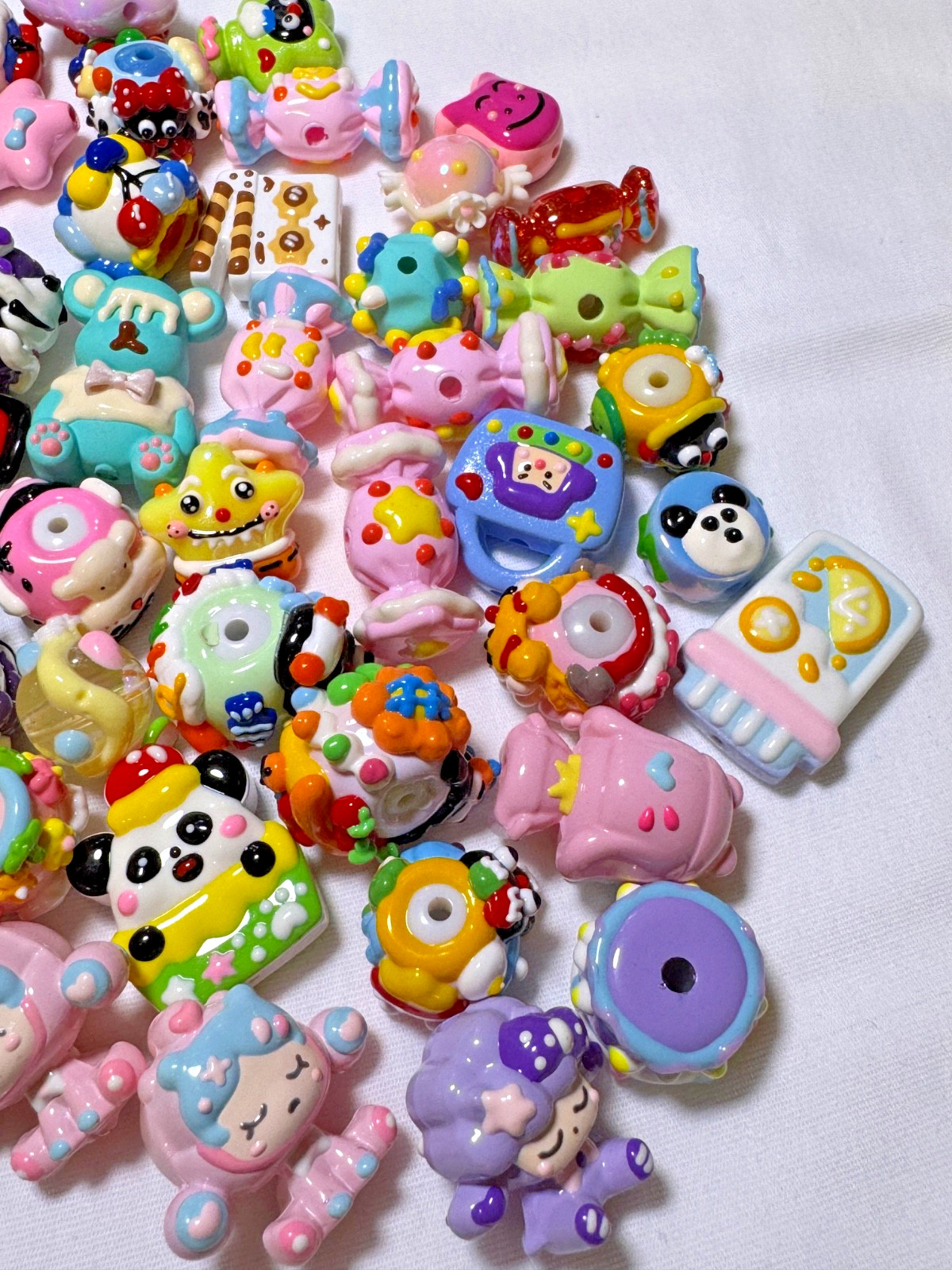 HUGE lot of 85 Hand Painted Acrylic Beads – Oil Relief Beads