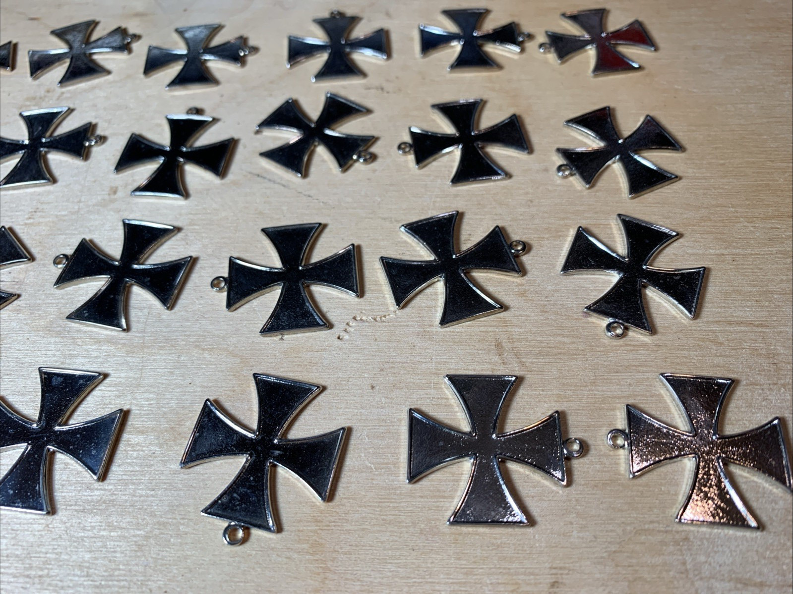 24 pcs lot Iron Cross Charms Pendants silver color maltese