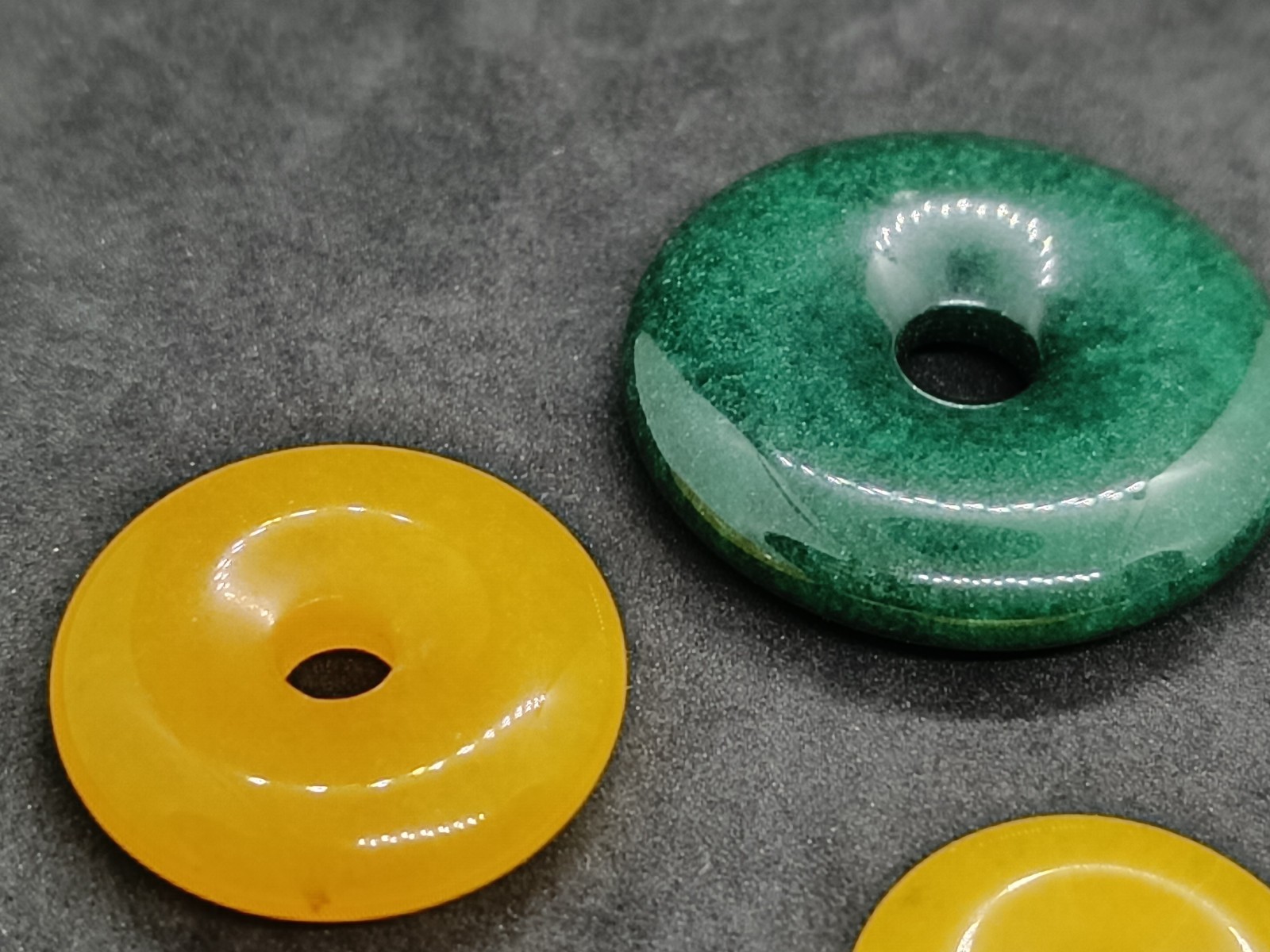 Lot 6 Pi Type Donut Pendants – 26mm to 39mm – Geometric Charms
