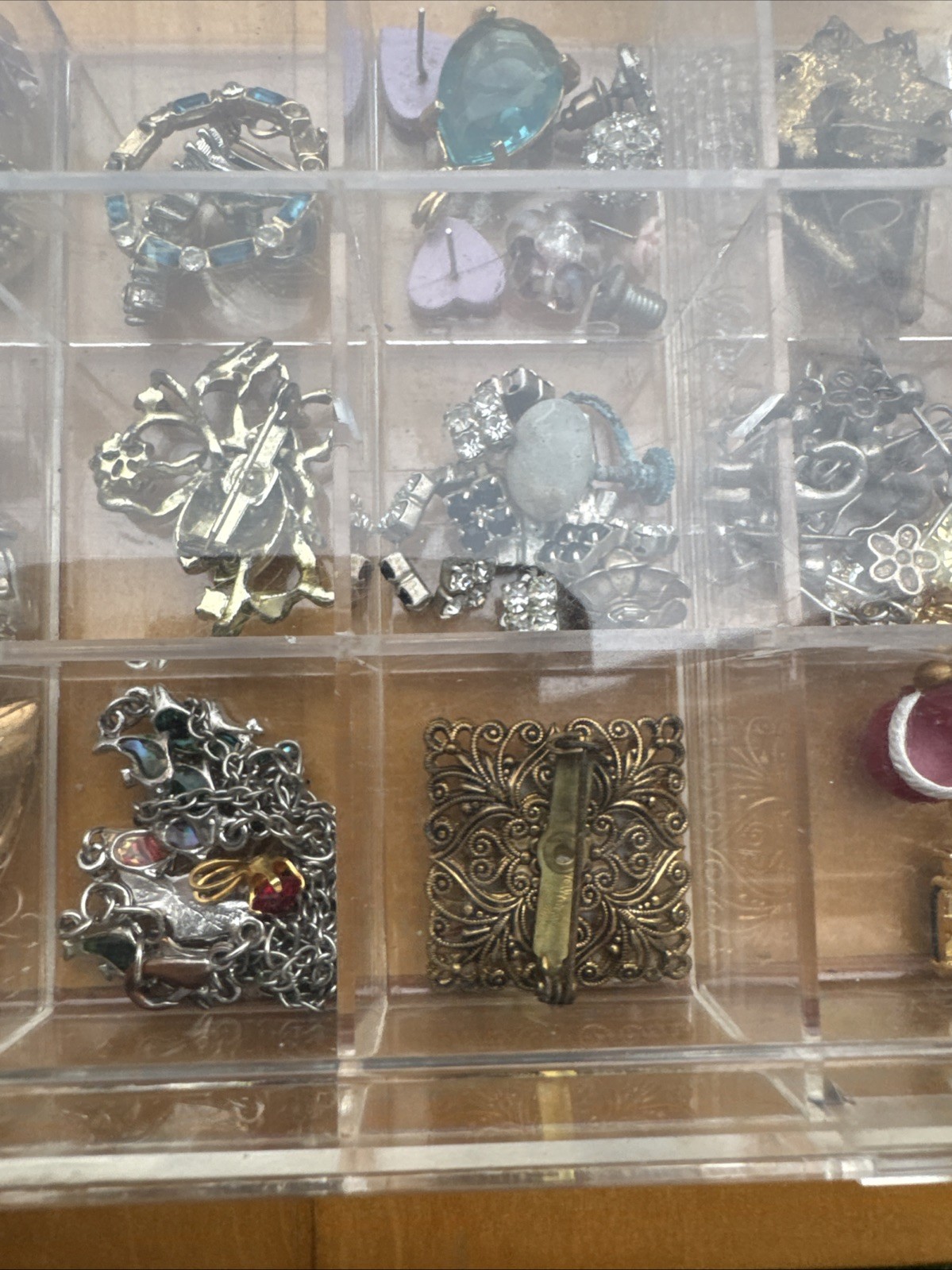 Big Mixed Lot of Jewelry Making Supplies Gold & Silver Tone Please See Pictures