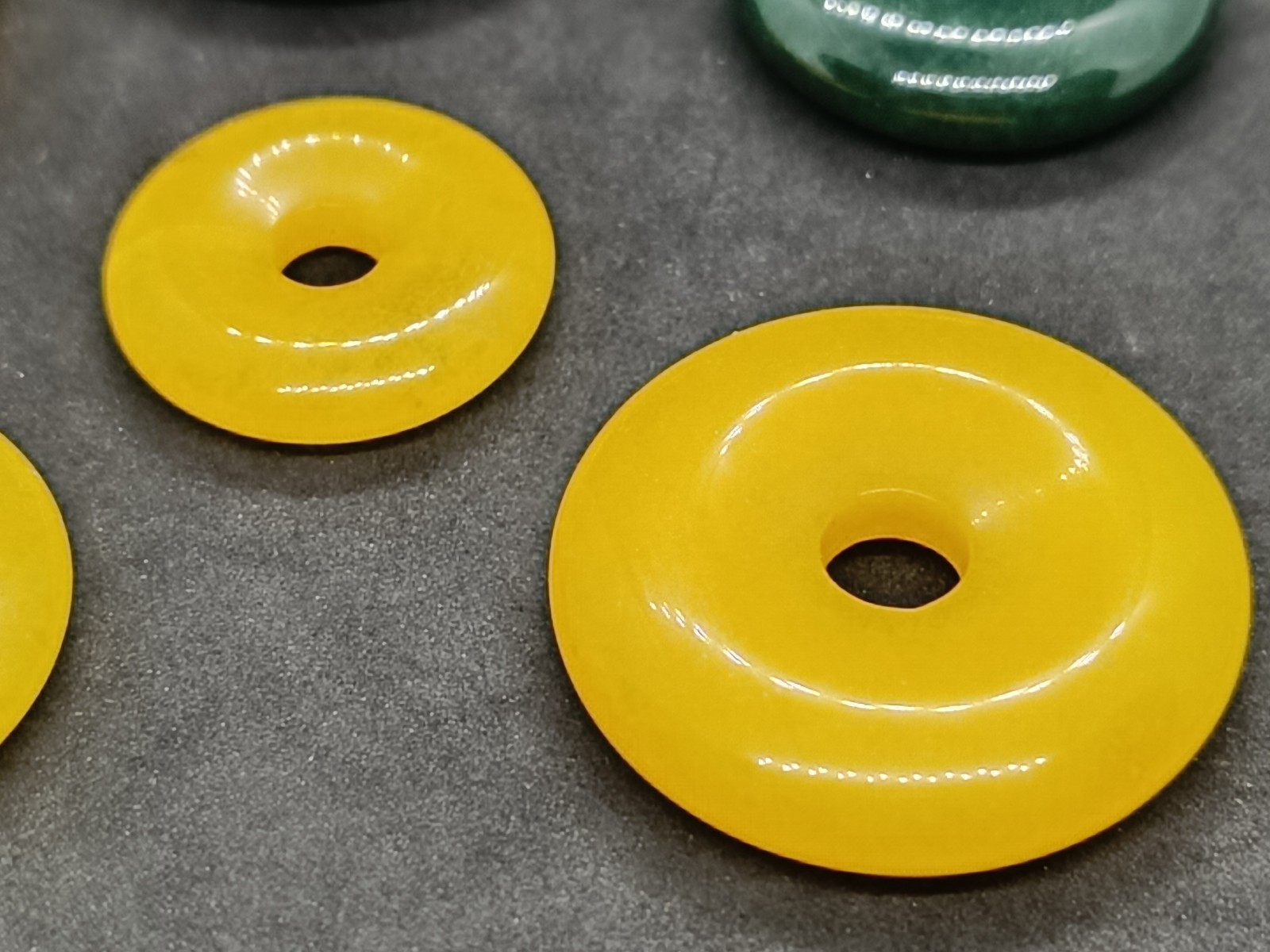 Lot 6 Pi Type Donut Pendants – 26mm to 39mm – Geometric Charms