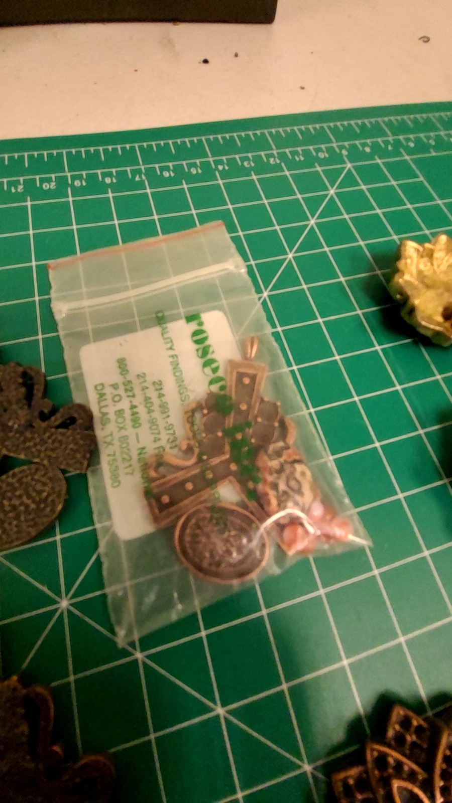 Vintage Mixed Metal Jewelry Findings Lot Pendants Charms Filigree Flower 12.8oz