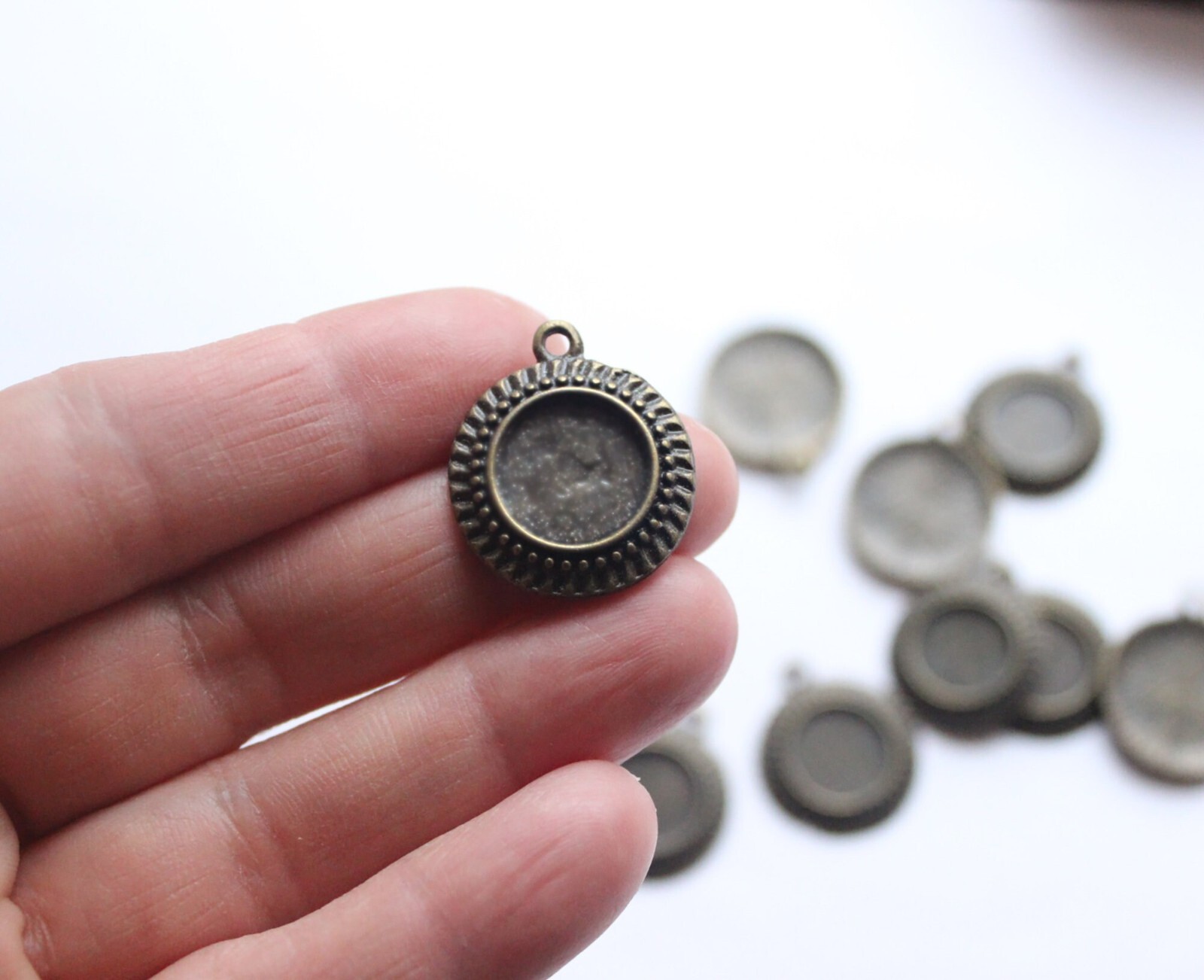 10 pcs round blank for jewelry making cameo cabochon base supplies DIY (KR007)