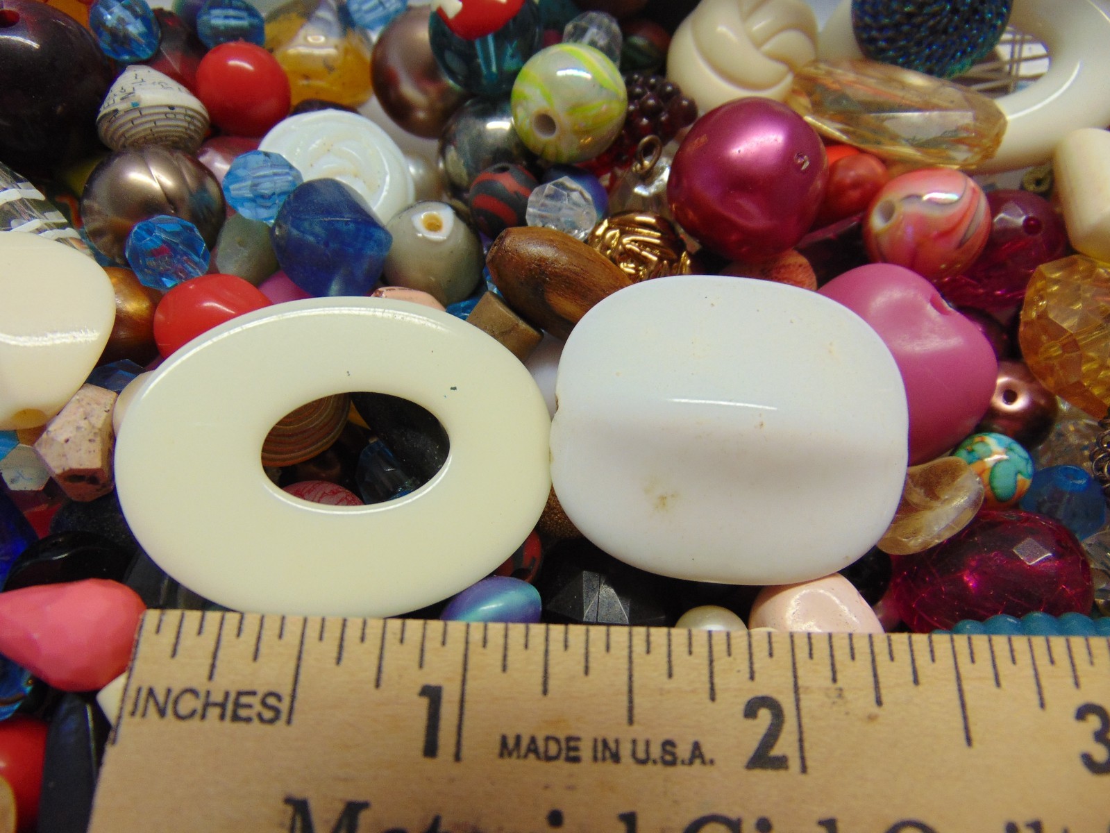 Lot 15-Vintage Acrylic/Plastic Mixed Colors/Shapes Beads Jewelry Findings 2LBS