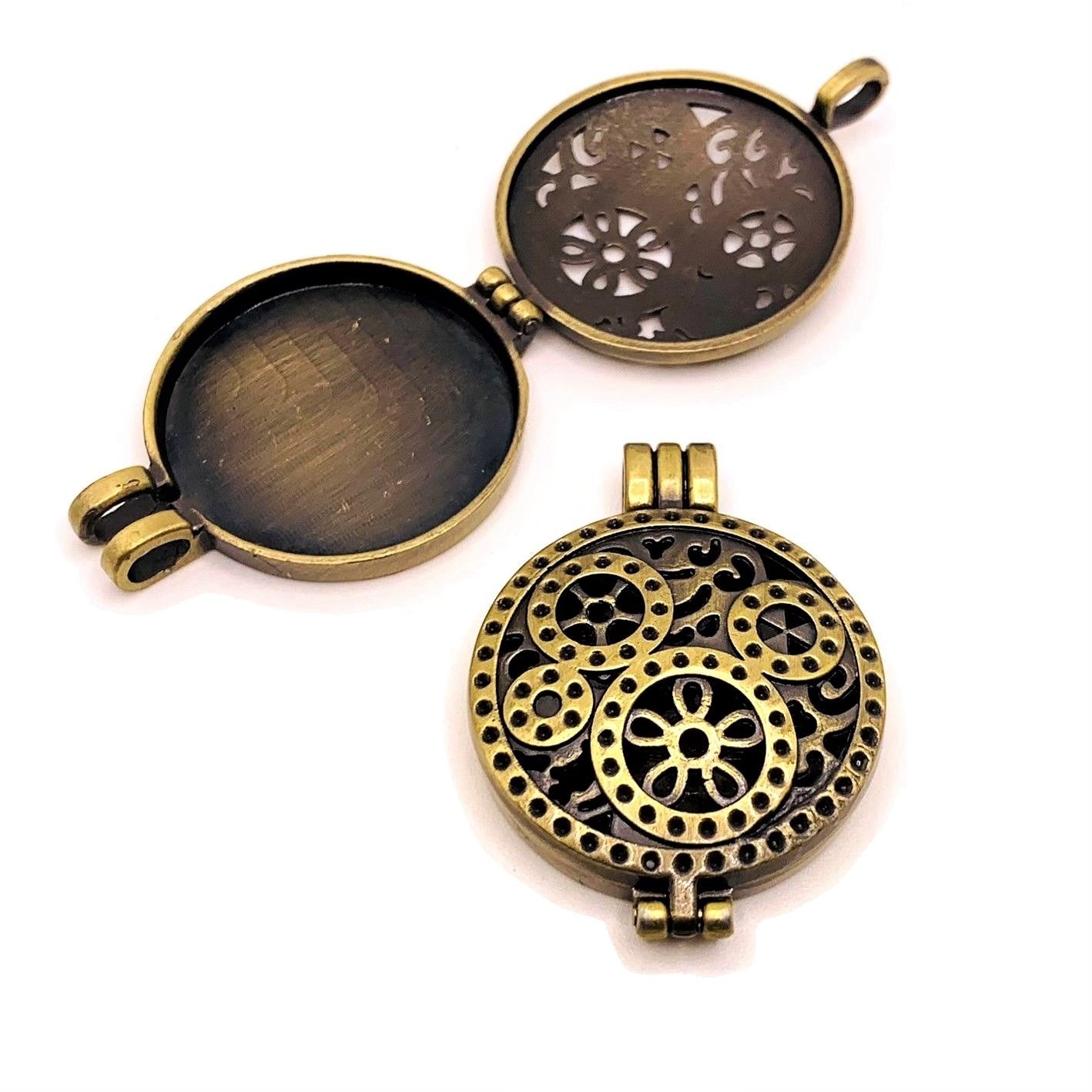Bronze Gear Aromatherapy Essential Oil Diffuser Lockets, 33x45mm – US Seller