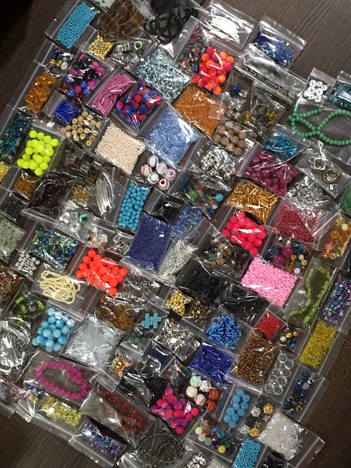 BEADS 40 Bag lot DIY Jewelry Making Supplies Loose Mixed Glass Acrylic Metal👑🐝