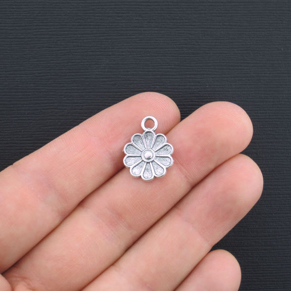 10 Flower Charms Antique Silver Tone Detailed Daisy – SC3151