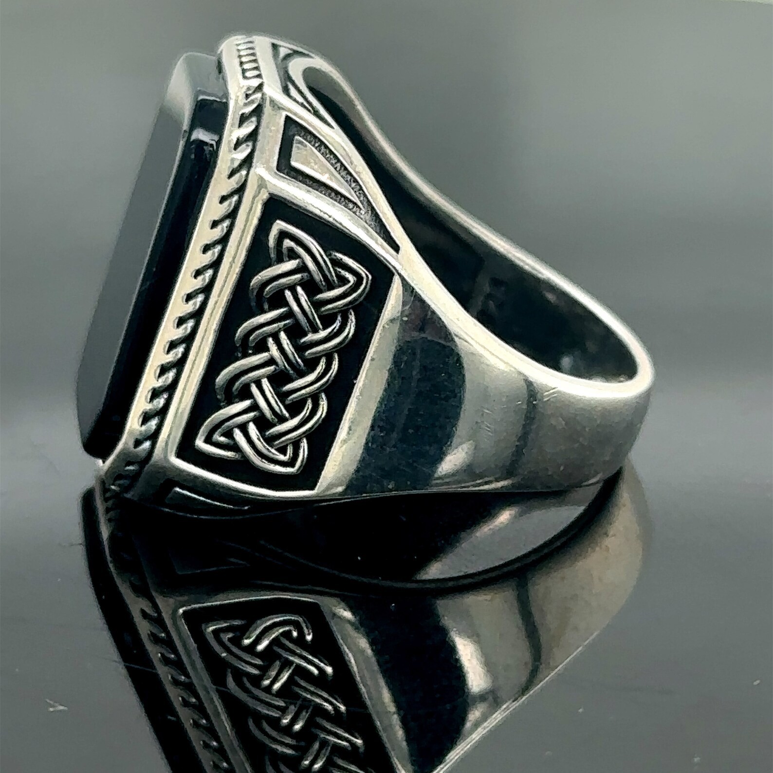 Men 925 Sterling Silver Black Onyx Ring Celtic Knot Motif State Band Handmade