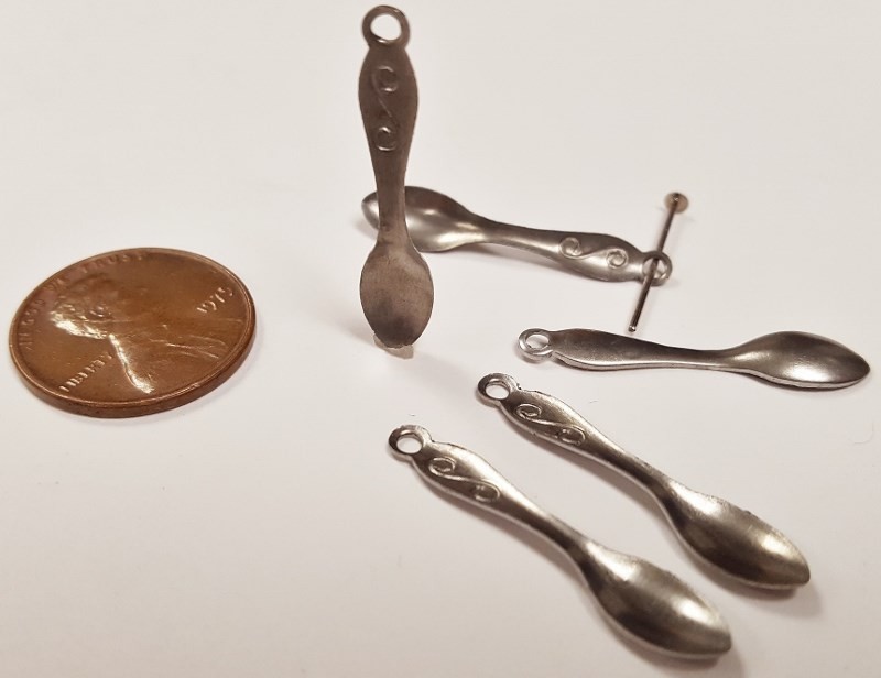 12 VINTAGE SCROLLED SPOON STEEL 29mm. SILVER METAL STAMPING CHARM PENDANTS N62
