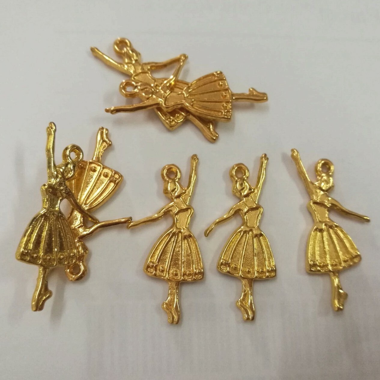 50pcs Gold-tone ballet-dancer Charms h1050-G