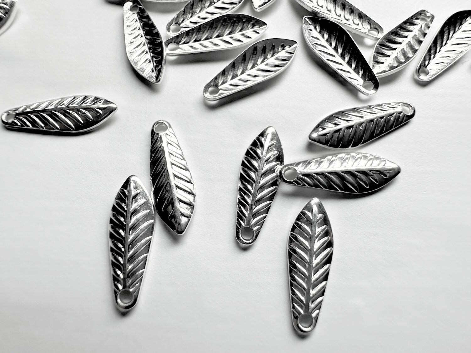 Charm, Leaf, 144 Silver Plated Brass 11.5x4mm Curved Leaf Drop Charms *