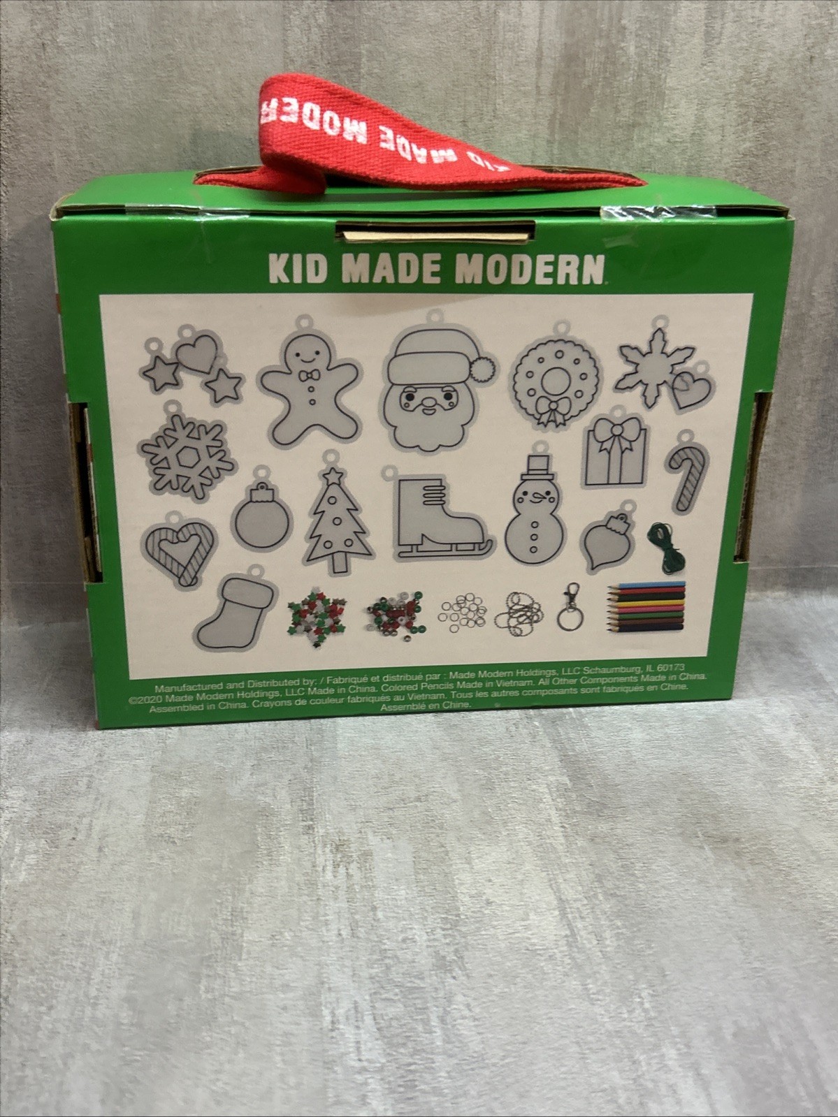Kid Made Modern – Shrink Art Jewelry Kit – Christmas – Charms & Accessories /A29