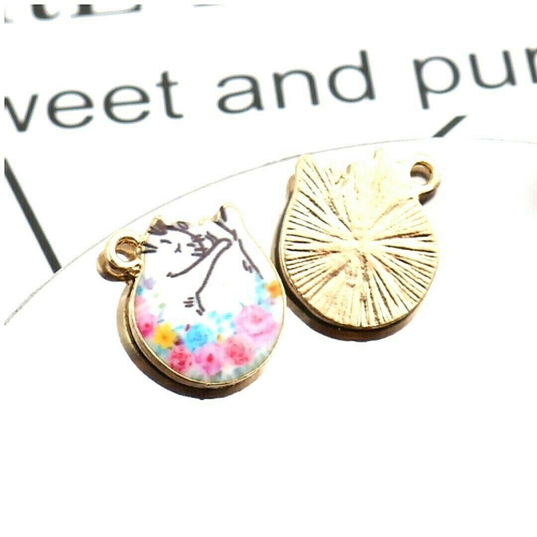 10 Enamel Sleeping Curled Up Kitty Cat White Gold Bead Drop 15mm Charms Pendants