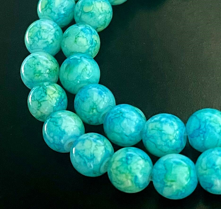 8mm Baking Varnish Glass Round Beads – Blue w/ green 16″