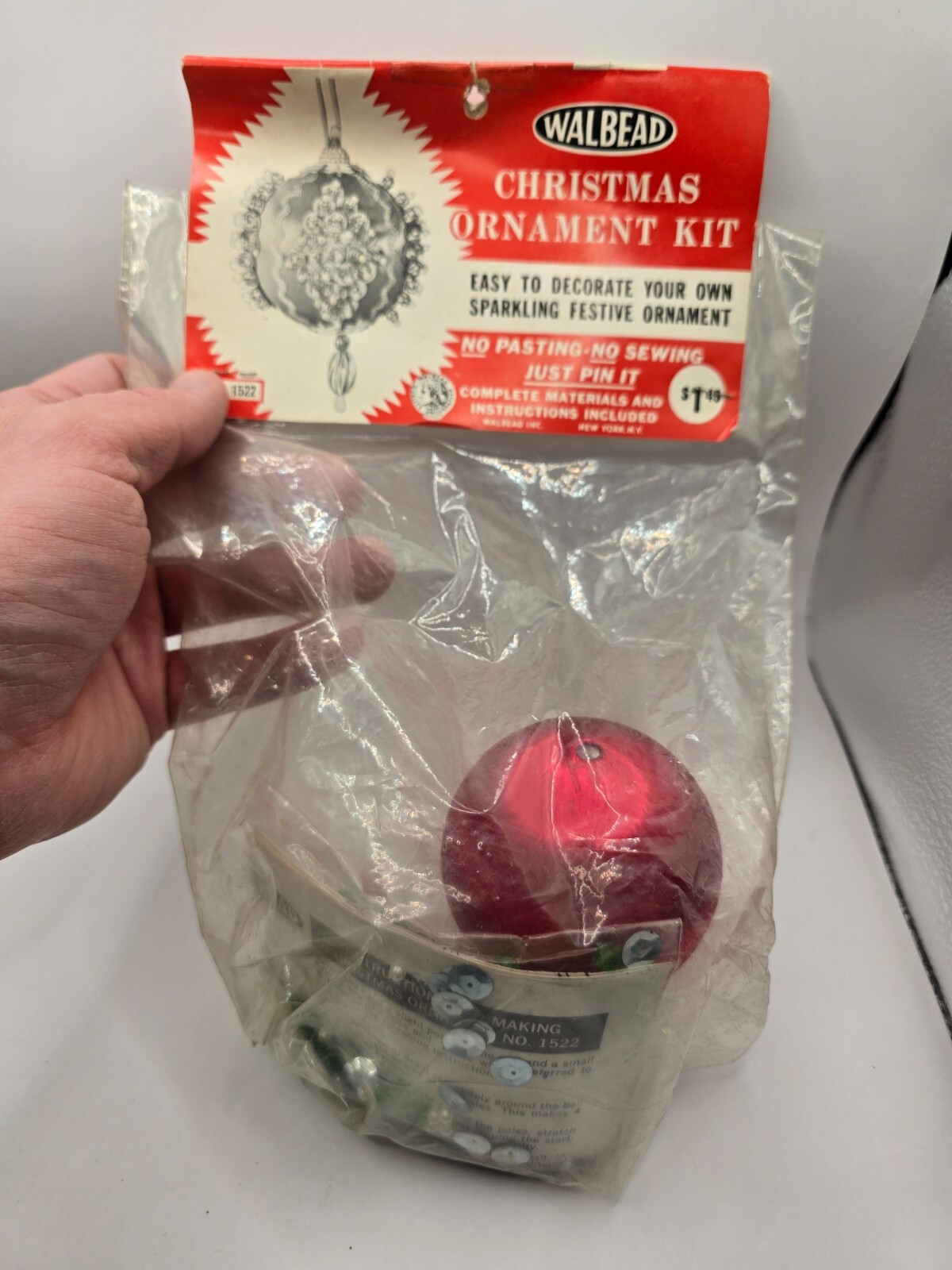 Walbead RED SEQUINED SATIN BEAUTY Sequin Bead Vtg Christmas Ornament Kit 1522