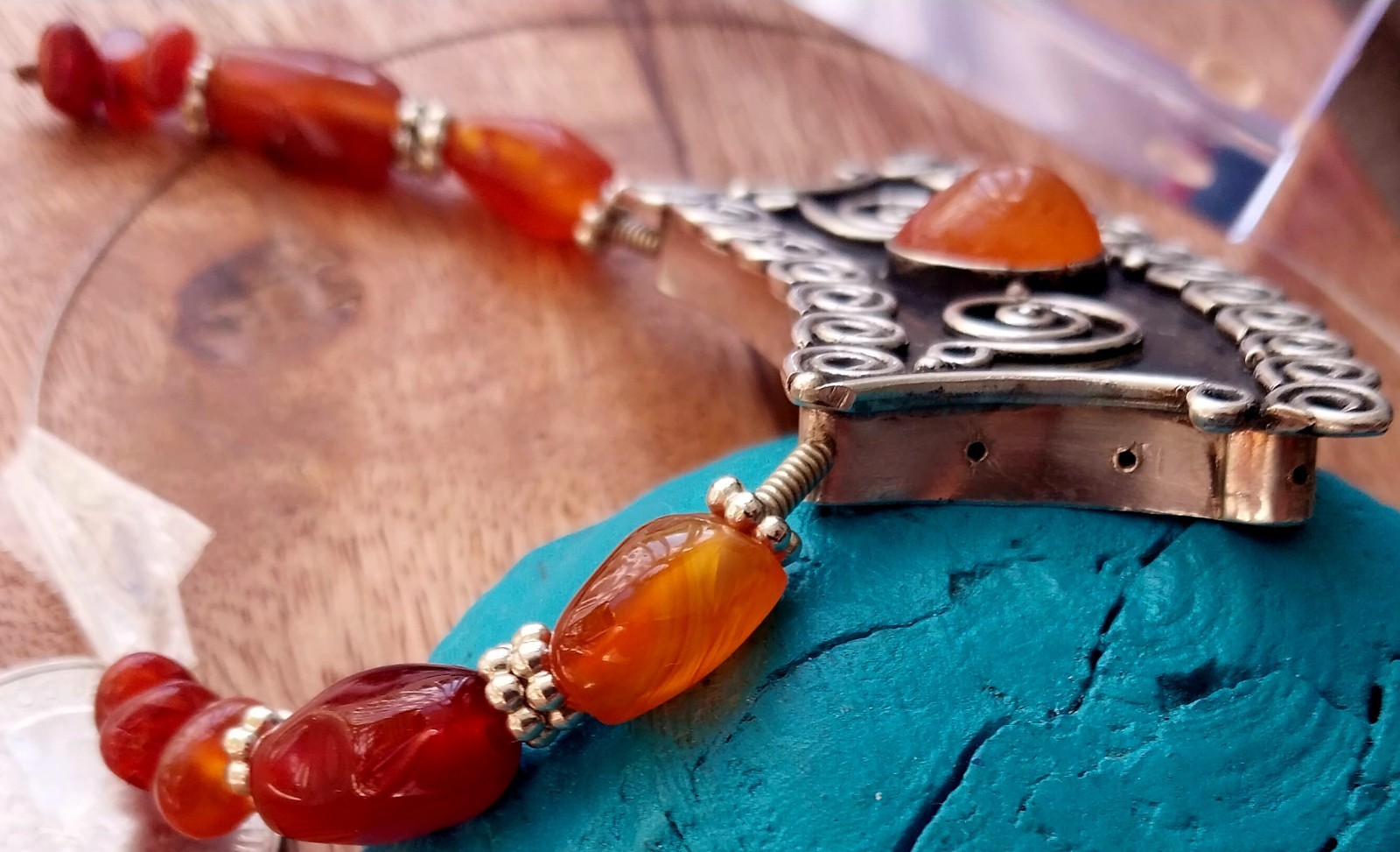 Sri Lanka 925 Antique Carnelian 3 Hole Pendant + Carnelian Loose Pebbles