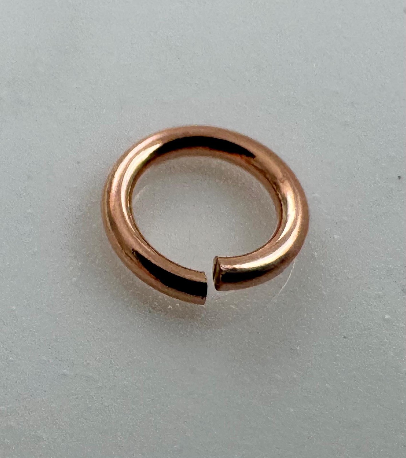 25 pcs- 4mm 22 Gauge Open Jump Rings Rose Gold Filled 14K (P4552)