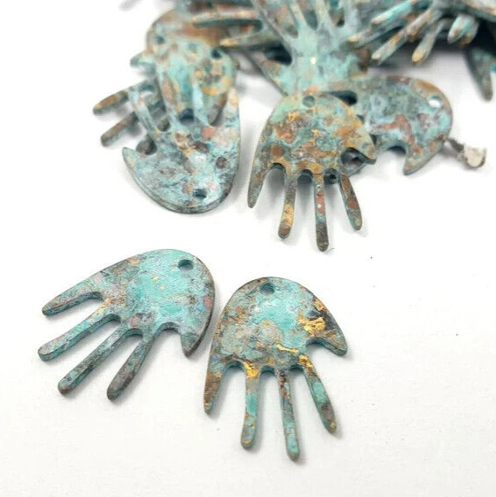 20pcs Hamsa hand charm Brass blank Turquoise aged green patina for Jewelry 409