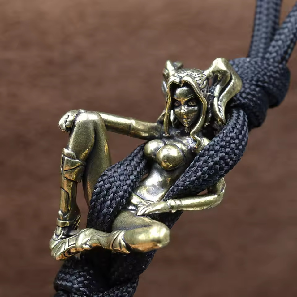 2PCS Vintage Brass Beauty Girl Knife Beads EDC Paracord Lanyard DIY Rope Pendant