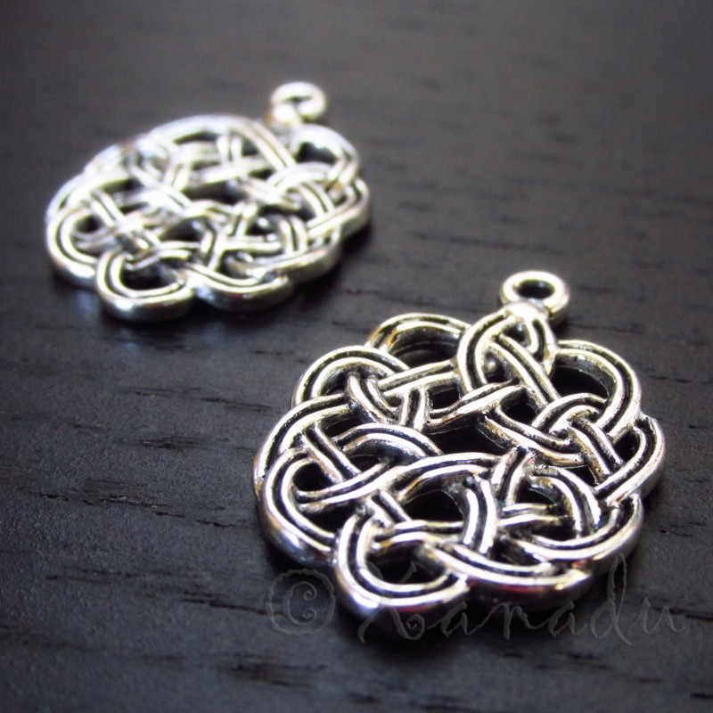 Celtic Knots 24mm Antiqued Silver Plated Pendant Charms C7170 – 10, 20 Or 50PCs