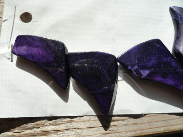 Dyed Purple howlite fan beads Sabertooth style (1 full sets) Funky shape