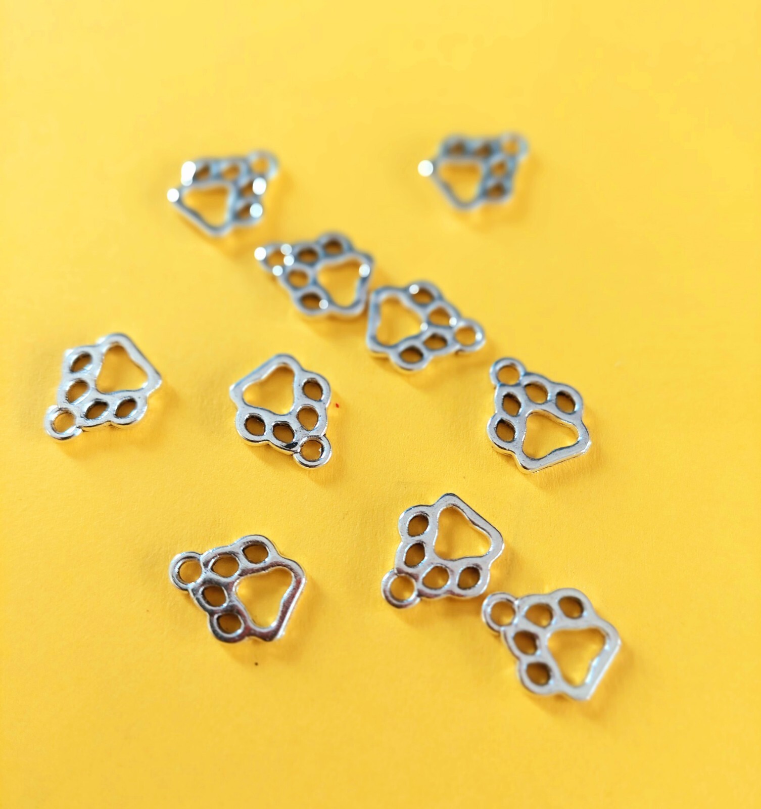 10 Paw Print Charms Antiqued Silver Tone Dog Pendants Connectors Links 13mm