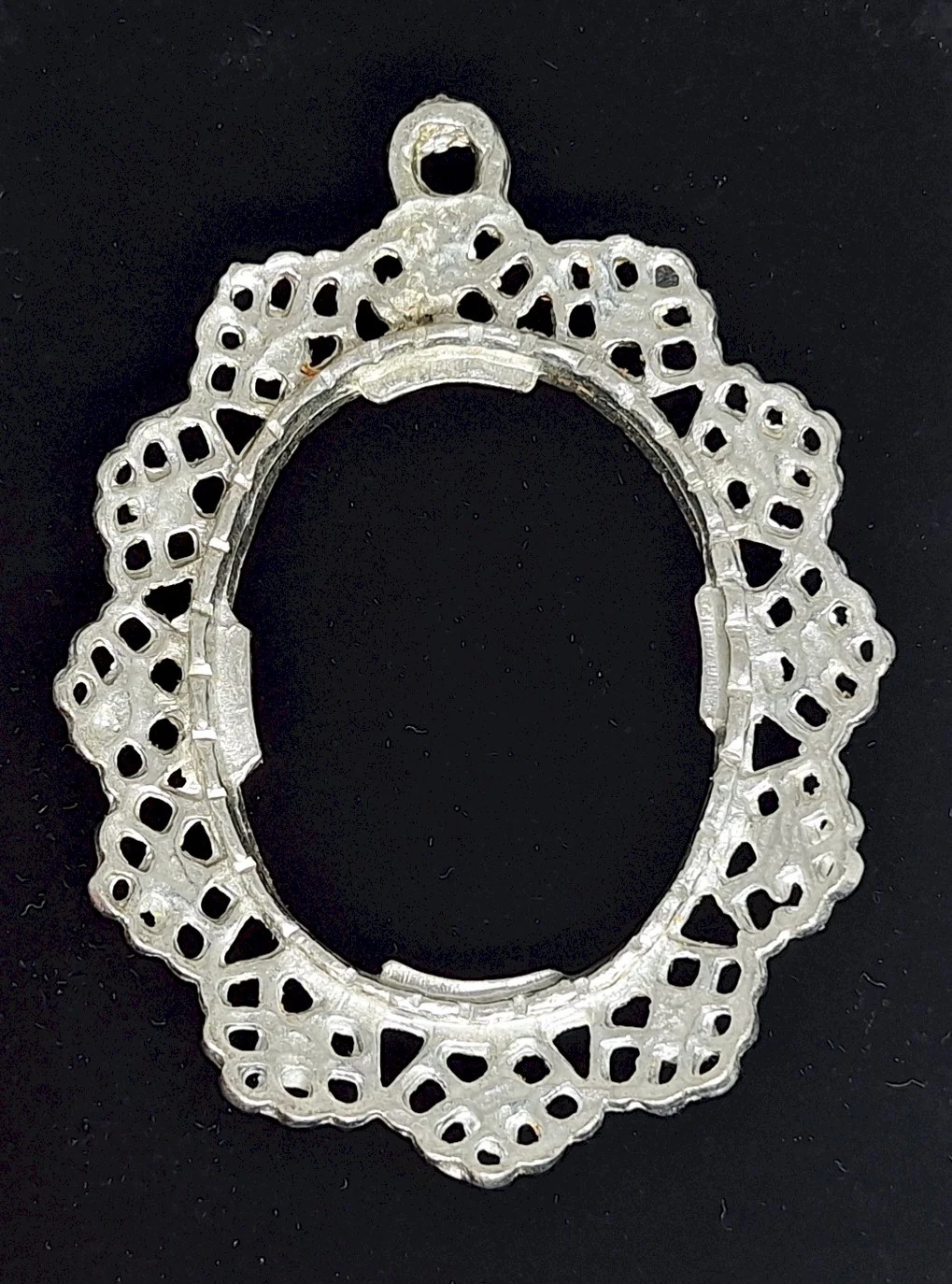 Closeout – 40x30mm Antique Silver Open Back Cabochon Cameo Setting with ring J22