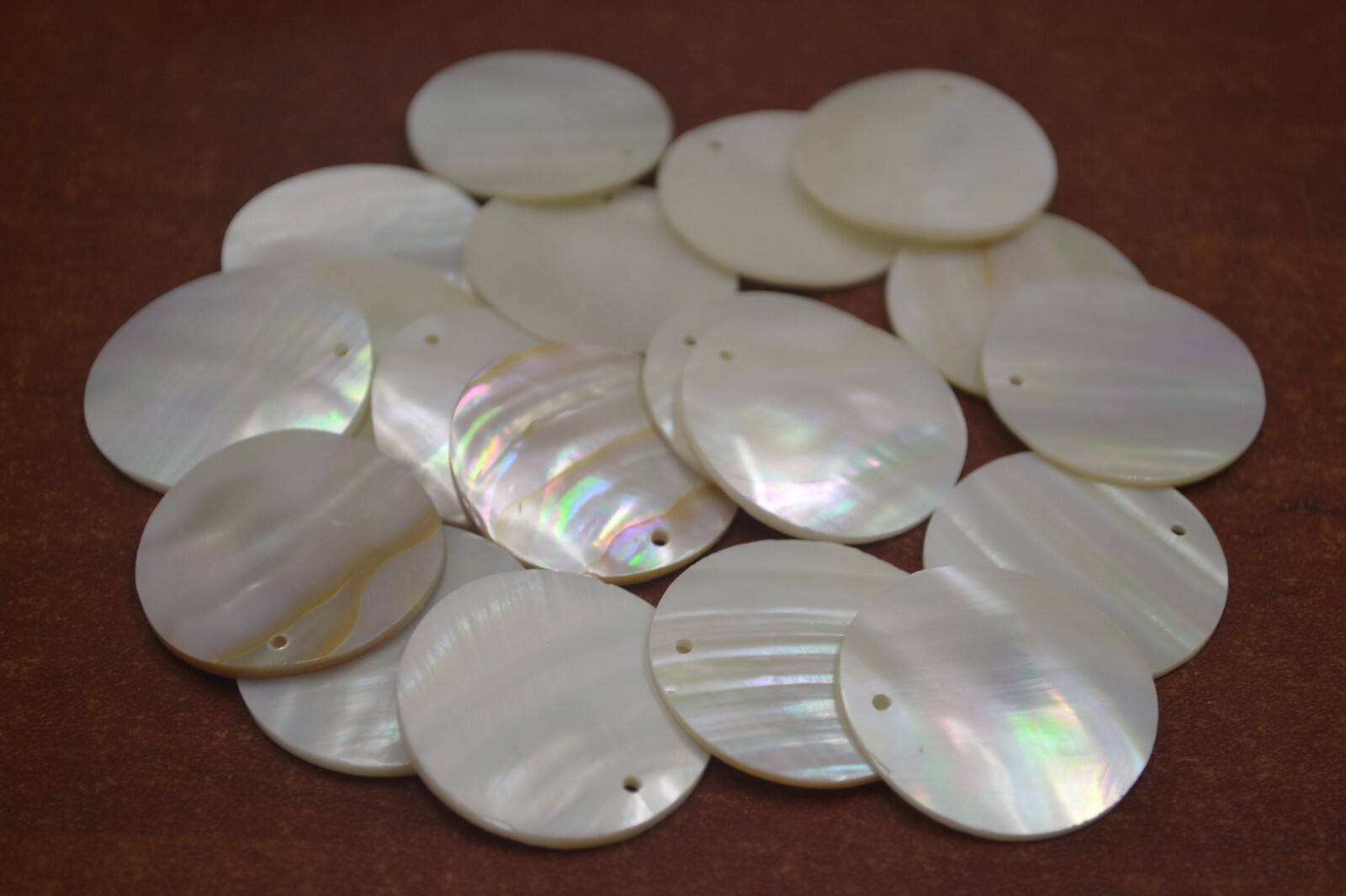 25 PCS DRILLED ROUND MOTHER OF PEARL SHELL BLANK DISC PENDANTS 30MM