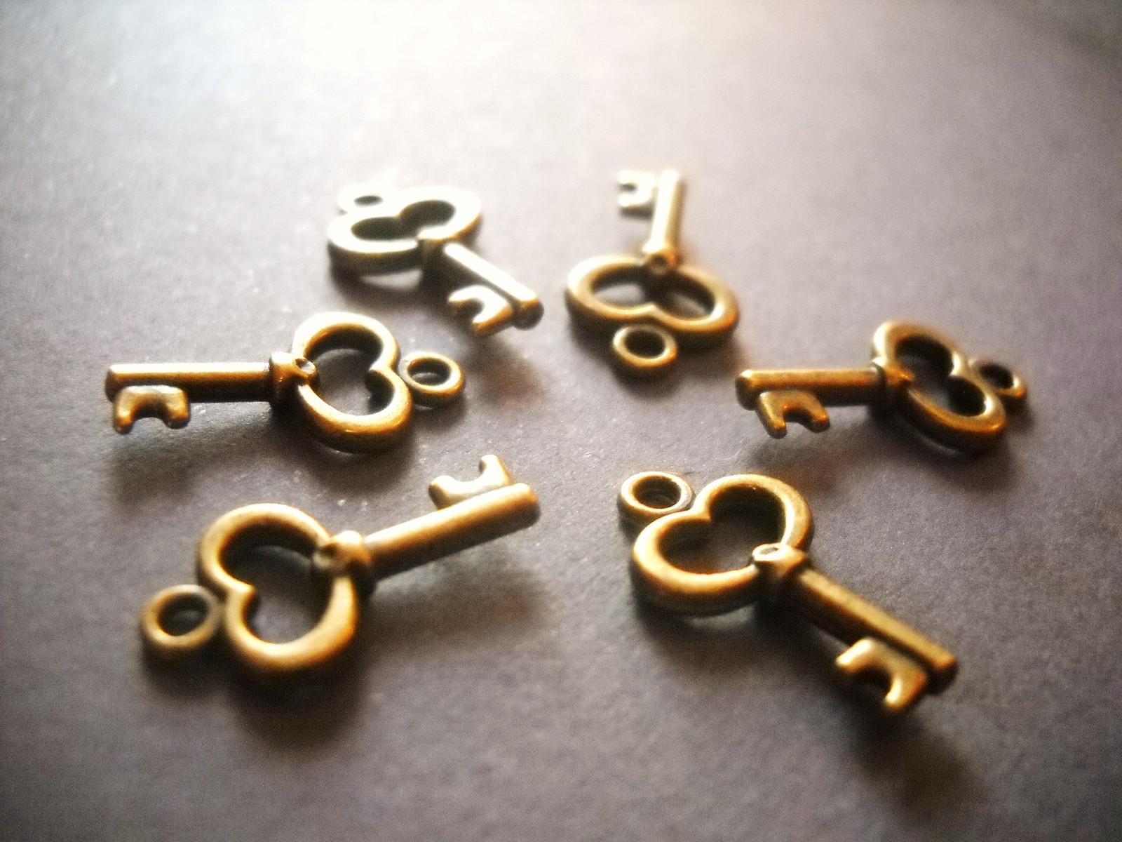 10 Key Charms Antique Bronze Tone Steampunk Pendants Miniatures 15mm